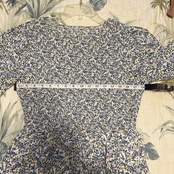 Long sleeve Peasant Deess - Picture 7 of 7